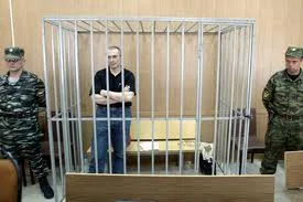 Tycoons Under Tyranny - From Hong Kong to Moscow