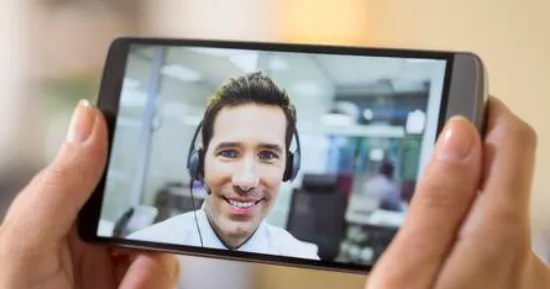 FIVE BODY LANGUAGE TIPS IN THE WORLD OF ZOOM